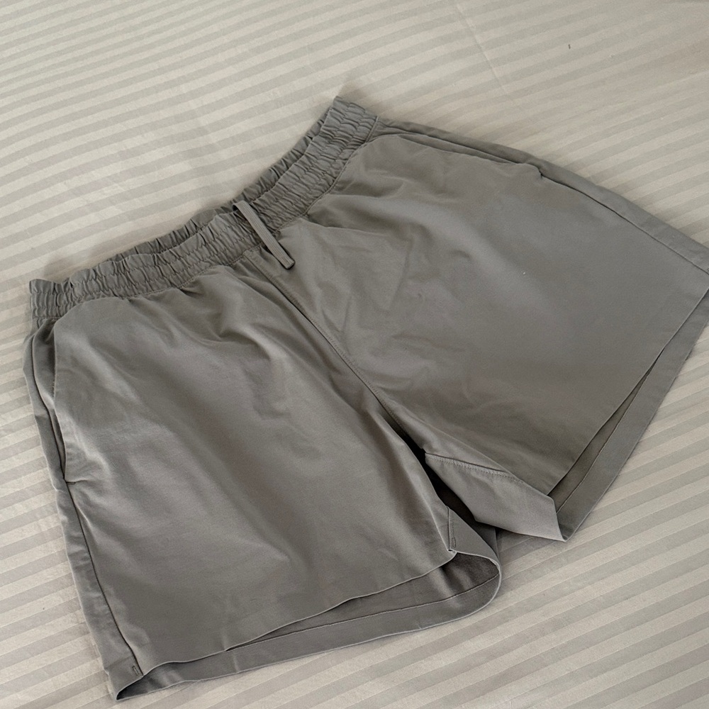 Uniqlo Men's Athletic Gray Shorts